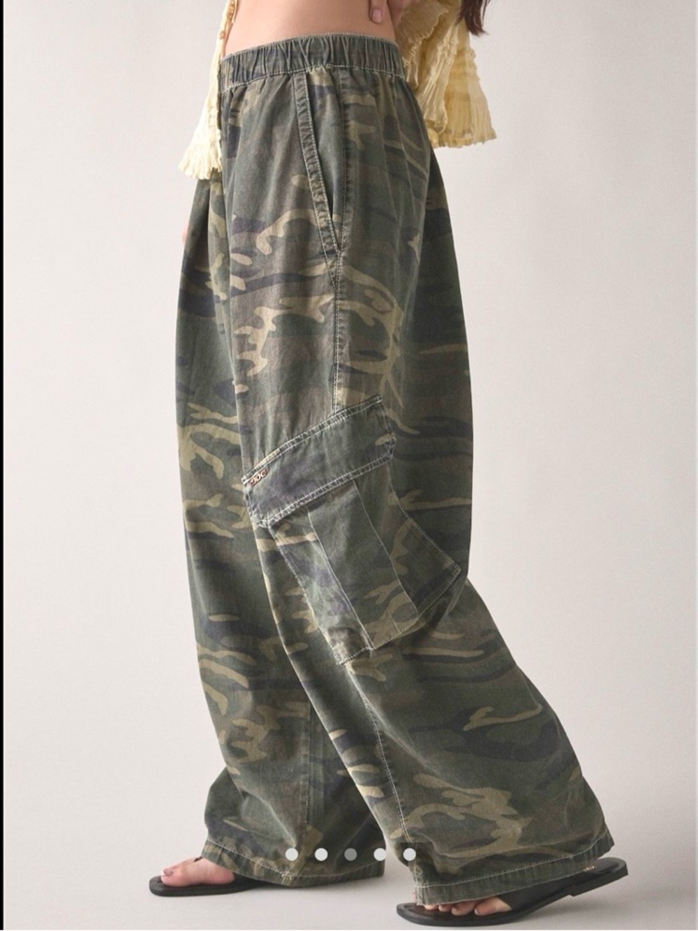 Urban Outfitters BDG Camo Baggy Pants - Picture 2 of 7